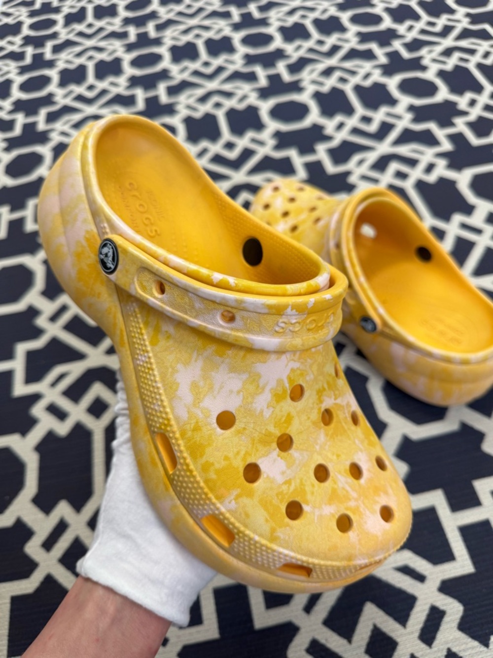 Crocs Platform Graphic Clogs Yellow White Tie Dye Women’s Size 10